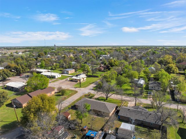 309 N 4th Street, Rosebud, TX 76570