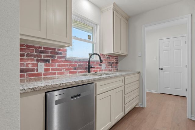 309 N 4th Street, Rosebud, TX 76570