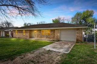 309 N 4th Street, Rosebud, TX 76570
