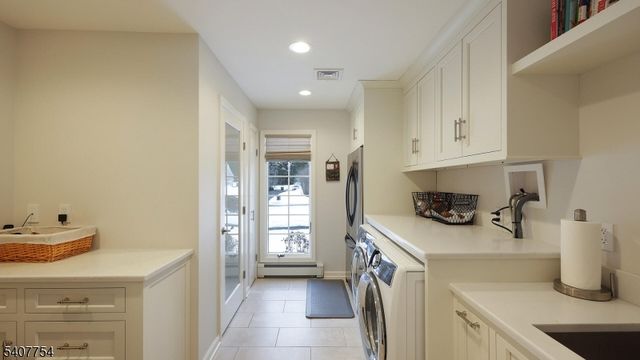 7 Manor Dr, Warren Twp., NJ 07059