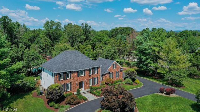 7 Manor Dr, Warren Twp., NJ 07059