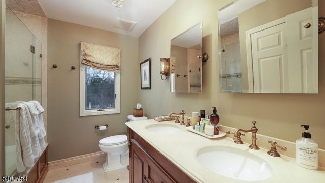 7 Manor Dr, Warren Twp., NJ 07059