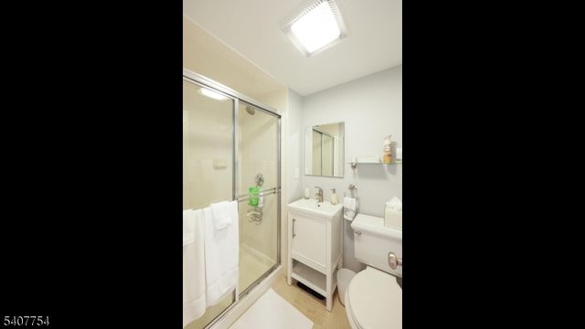 7 Manor Dr, Warren Twp., NJ 07059