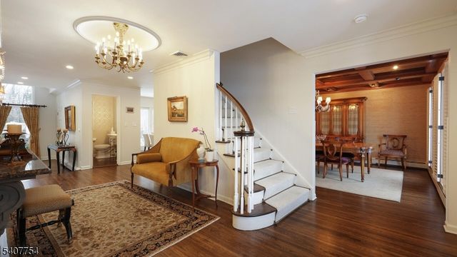 7 Manor Dr, Warren Twp., NJ 07059