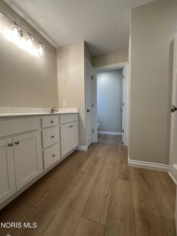 15038 Stonebridge Lane, Perrysburg, OH 43551
