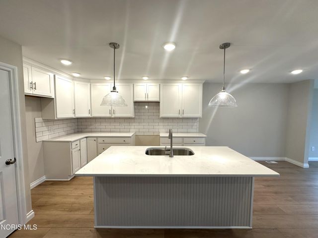 15038 Stonebridge Lane, Perrysburg, OH 43551