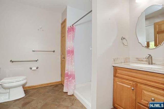 405 Terhune Avenue, Paramus, NJ 07652