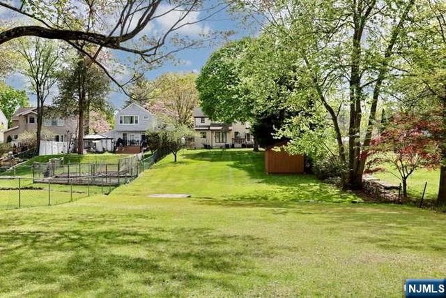 405 Terhune Avenue, Paramus, NJ 07652