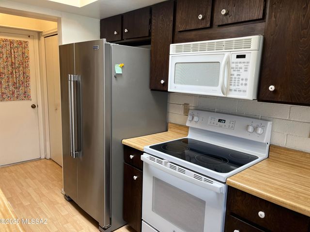 307 N Calle Del Diablo, Green Valley, AZ 85614