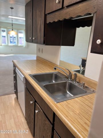 307 N Calle Del Diablo, Green Valley, AZ 85614