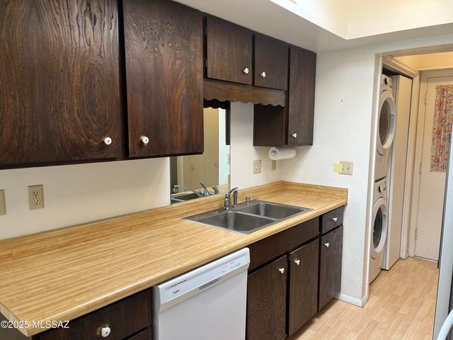 307 N Calle Del Diablo, Green Valley, AZ 85614