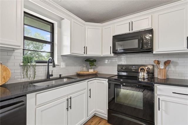 2016 N 85th Street, Kansas City, KS 66109