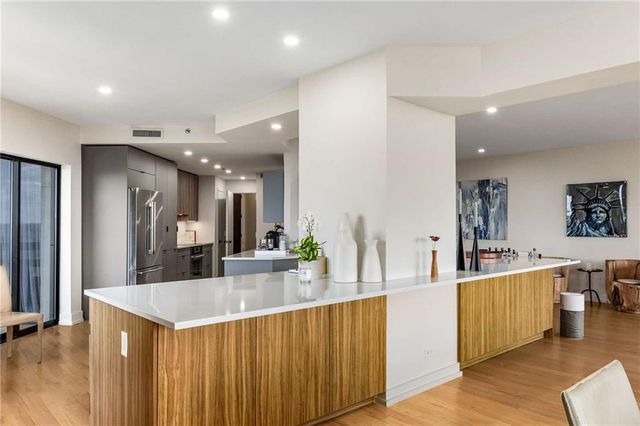 2660 Peachtree NW Road 18H, Atlanta, GA 30305