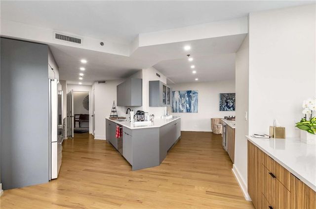 2660 Peachtree NW Road 18H, Atlanta, GA 30305