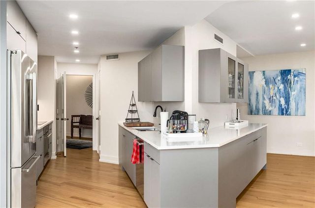 2660 Peachtree NW Road 18H, Atlanta, GA 30305