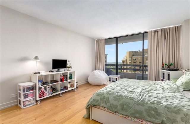 2660 Peachtree NW Road 18H, Atlanta, GA 30305