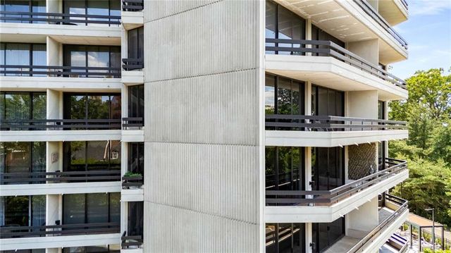 2660 Peachtree NW Road 18H, Atlanta, GA 30305