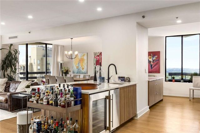 2660 Peachtree NW Road 18H, Atlanta, GA 30305