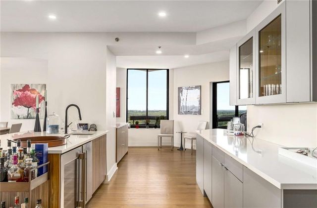 2660 Peachtree NW Road 18H, Atlanta, GA 30305