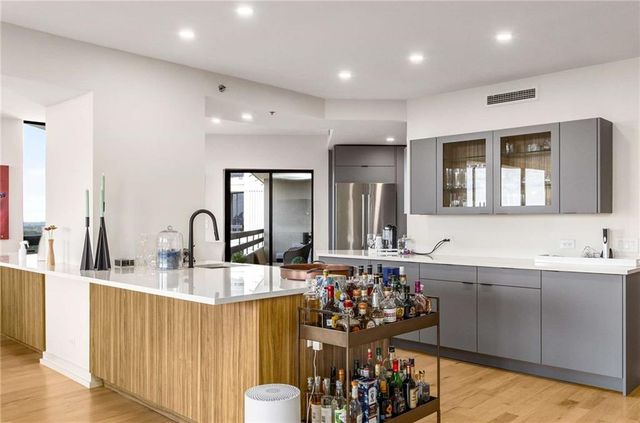 2660 Peachtree NW Road 18H, Atlanta, GA 30305