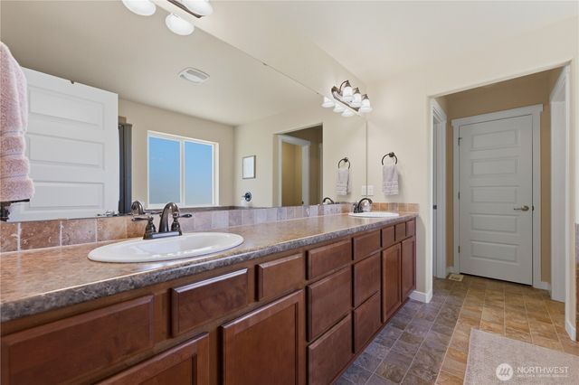 4392 Chanting Circle SW, Port Orchard, WA 98367