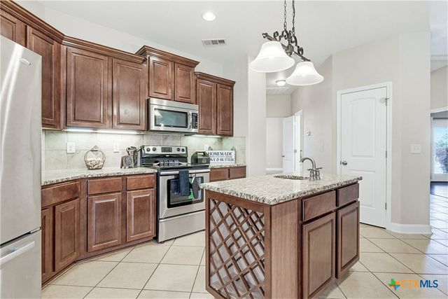 8001 Ridgeway Court, Nolanville, TX 76559