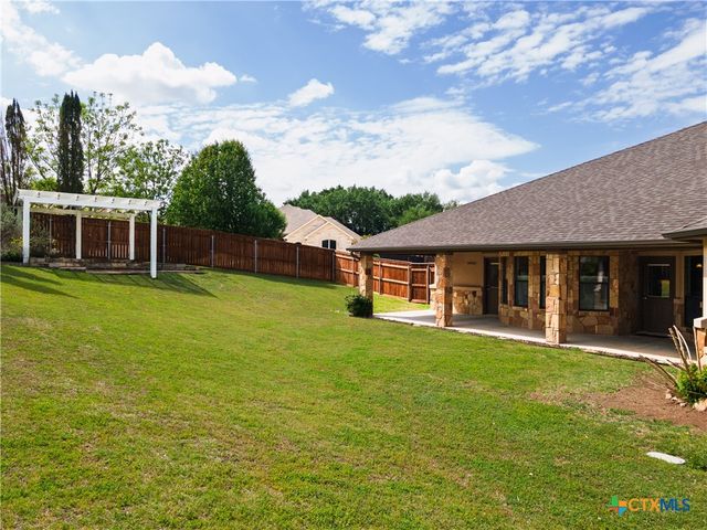 8001 Ridgeway Court, Nolanville, TX 76559
