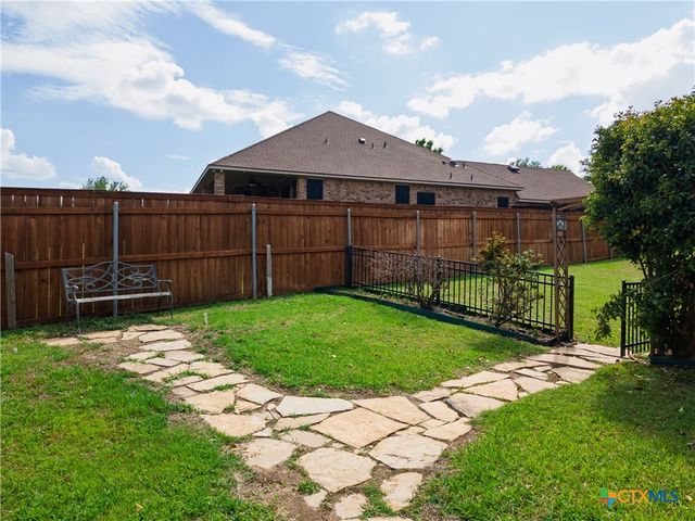 8001 Ridgeway Court, Nolanville, TX 76559