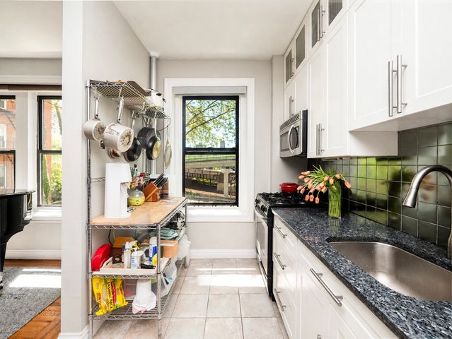870 W 181st St Apt 38, New York City, NY 10033