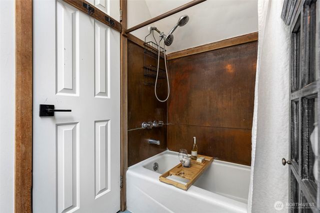 4710 New Sweden Avenue NE, Bainbridge Island, WA 98110