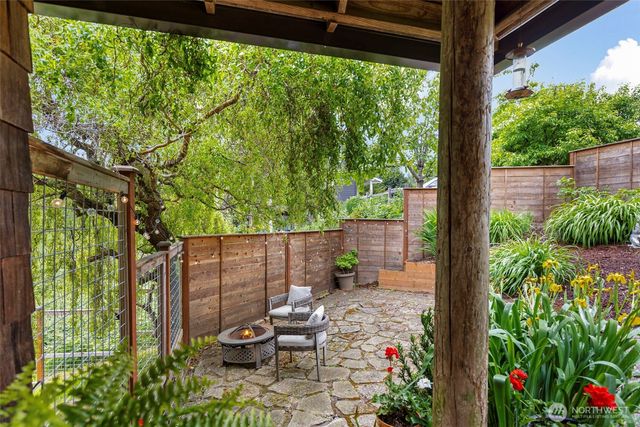 4710 New Sweden Avenue NE, Bainbridge Island, WA 98110