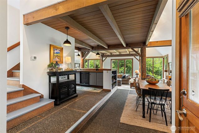 4710 New Sweden Avenue NE, Bainbridge Island, WA 98110