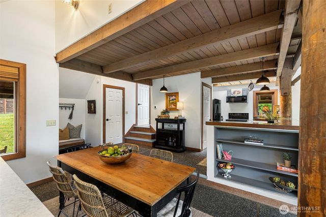 4710 New Sweden Avenue NE, Bainbridge Island, WA 98110