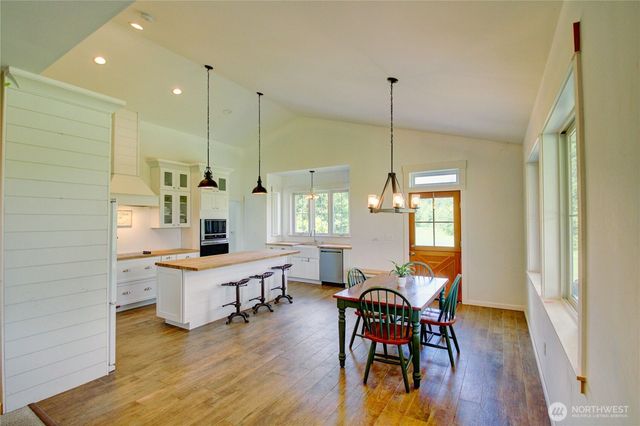 19011 Wildrose Lane, Burlington, WA 98233