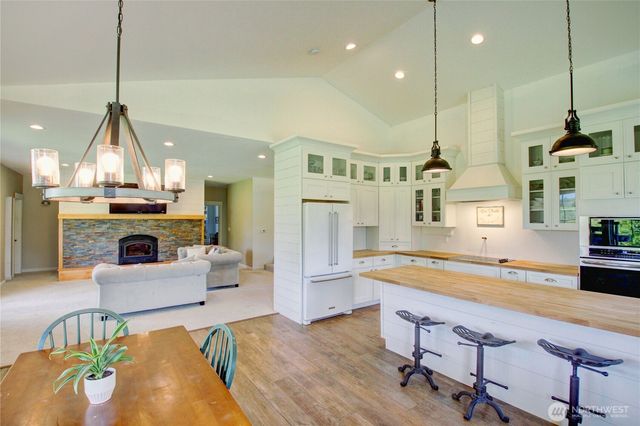 19011 Wildrose Lane, Burlington, WA 98233