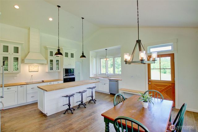 19011 Wildrose Lane, Burlington, WA 98233