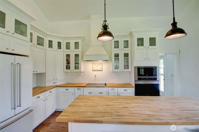 19011 Wildrose Lane, Burlington, WA 98233