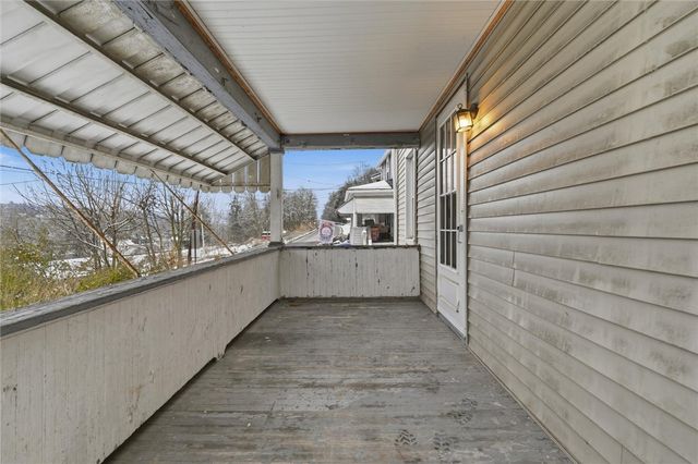 802 Mckinley Ave, East Vandergrift, PA 15629