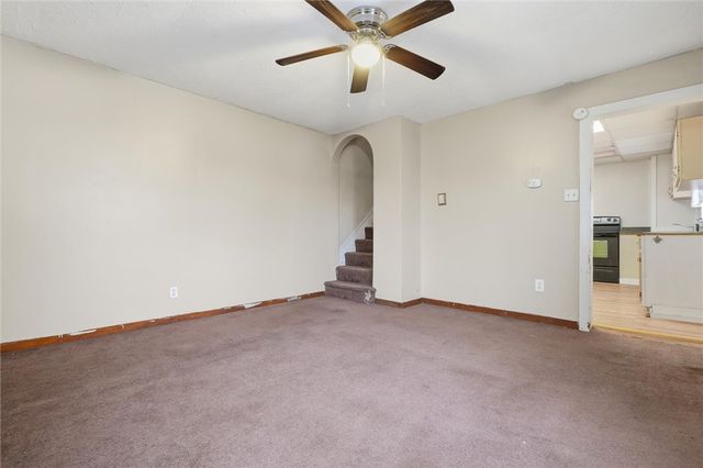 802 Mckinley Ave, East Vandergrift, PA 15629