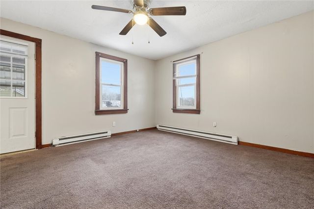 802 Mckinley Ave, East Vandergrift, PA 15629