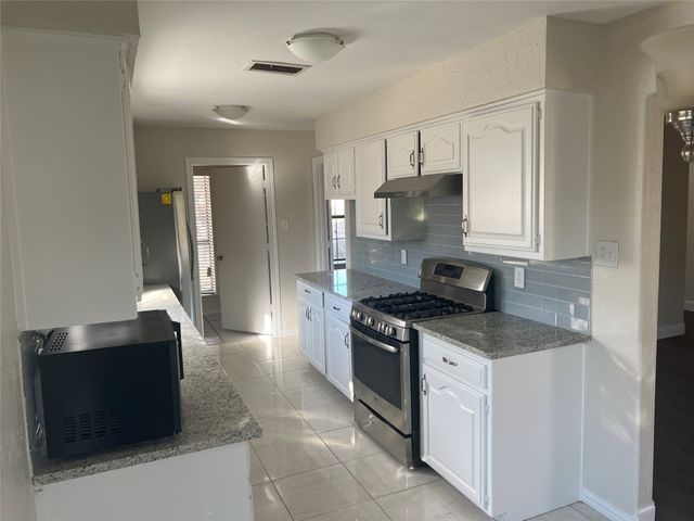 1822 Tiburon Bend, Lewisville, TX 75067