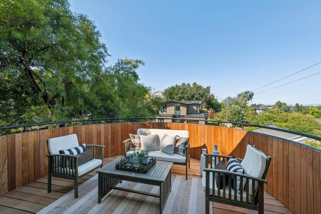611 Hillcrest Drive, Redwood City, CA 94062