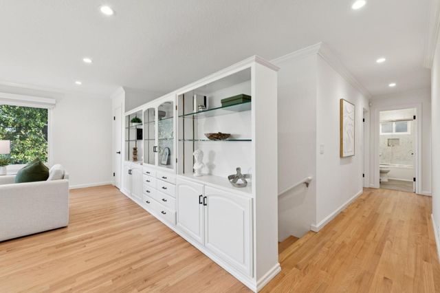 611 Hillcrest Drive, Redwood City, CA 94062
