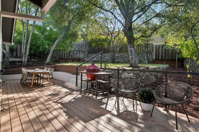 611 Hillcrest Drive, Redwood City, CA 94062