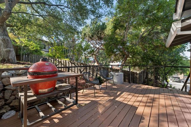 611 Hillcrest Drive, Redwood City, CA 94062