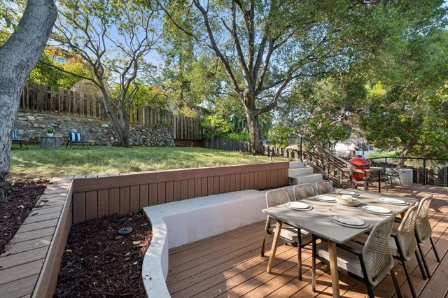 611 Hillcrest Drive, Redwood City, CA 94062