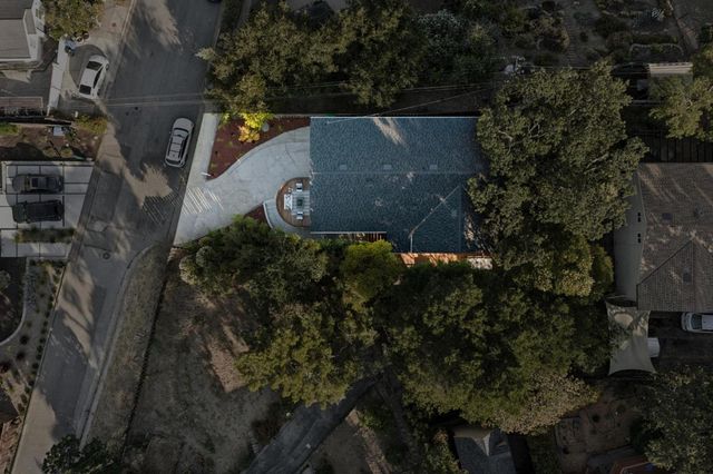 611 Hillcrest Drive, Redwood City, CA 94062