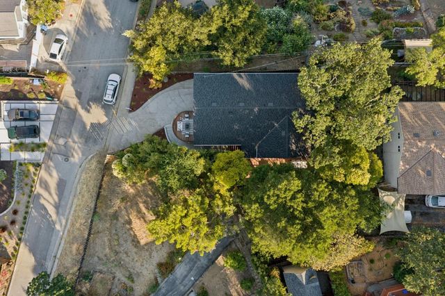 611 Hillcrest Drive, Redwood City, CA 94062