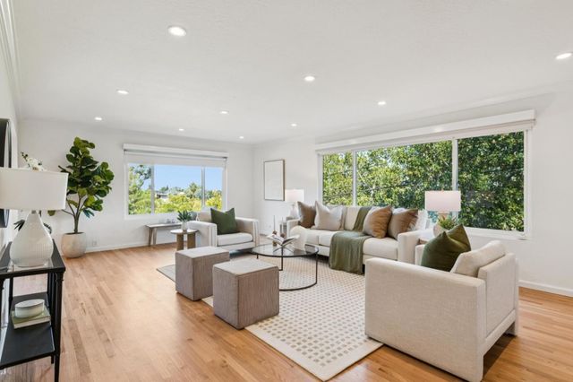 611 Hillcrest Drive, Redwood City, CA 94062