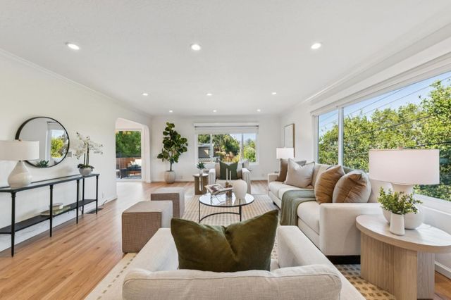 611 Hillcrest Drive, Redwood City, CA 94062